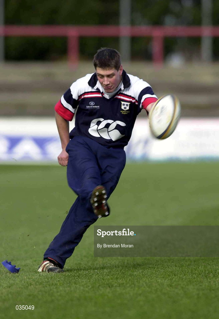 10 December 1999; Ronan O'Gara during Munster Rugby squad training at the Stade Toulouson, Le Sept Denier, in Toulouse, France. Photo by Brendan Moran/Sportsfile