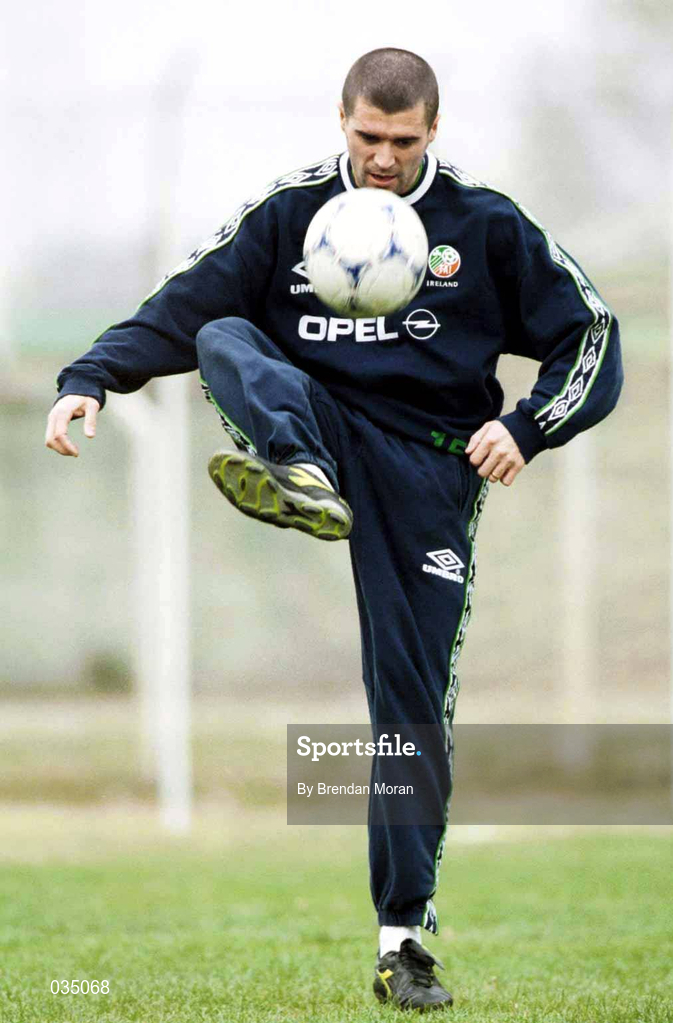 16 November 1999; Roy Keane during a Republic of Ireland training session at Veledrom Stadium in Bursa, Turkey. Photo by Brendan Moran/Sportsfile *** Local Caption ***