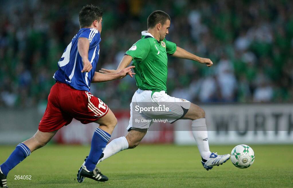 22 August 2007; David Healy, Northern Ireland, about to score his second goal. 2008 European Championship Qualifier, Group F, Northern Ireland v Liechtenstein, Windsor Park, Belfast, Co. Antrim. Picture credit: Oliver McVeigh / SPORTSFILE
