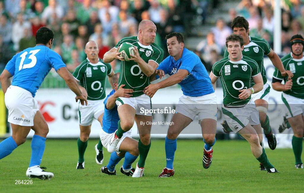 24 August 2007; Denis Hickie, Ireland, is tackled by David Bortolussi and Sergio Parisse, Italy. Rugby World Cup Warm-Up Game, Ireland v Italy, Ravenhill Park, Belfast, Co. Antrim. Picture credit: Oliver McVeigh / SPORTSFILE