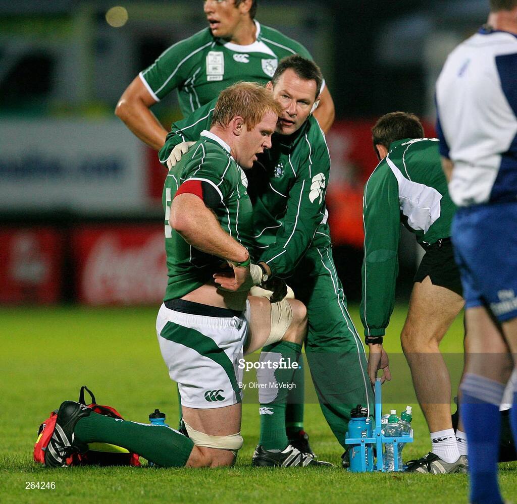 24 August 2007; Ireland’s Paul O'Connell is attended to by team doctor Michael Webb. Rugby World Cup Warm-Up Game, Ireland v Italy, Ravenhill Park, Belfast, Co. Antrim. Picture credit: Oliver McVeigh / SPORTSFILE