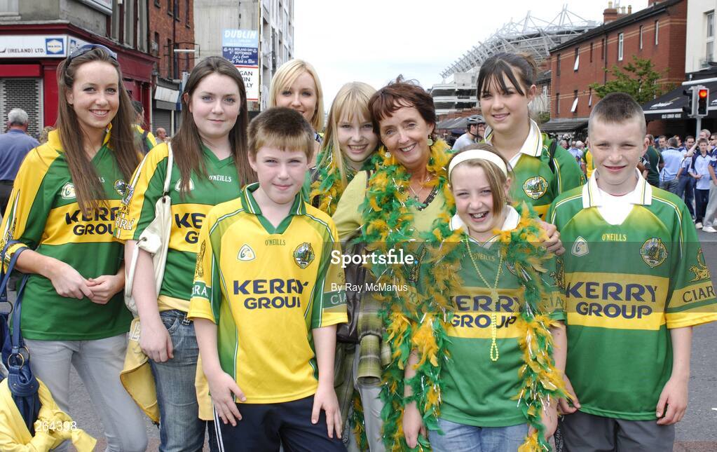 26 August 2007; Members of the Switzer, Rosses and Kelly families, from Tralee, supporting Kerry before the game. Bank of Ireland All-Ireland Senior Football Championship Semi Final, Dublin v Kerry, Croke Park, Dublin. Picture credit: Ray McManus / SPORTSFILE