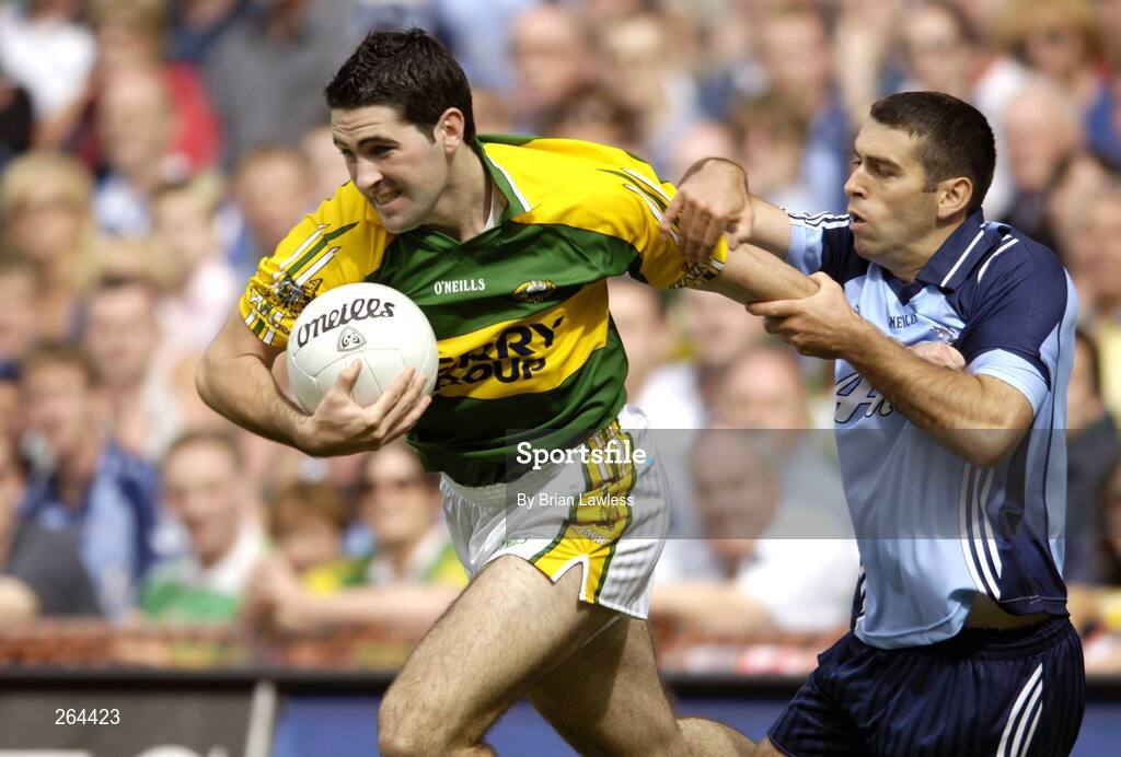 26 August 2007; Bryan Sheehan, Kerry, in action against David Henry, Dublin. Bank of Ireland All-Ireland Senior Football Championship Semi Final, Dublin v Kerry, Croke Park, Dublin. Picture credit: Brian Lawless / SPORTSFILE