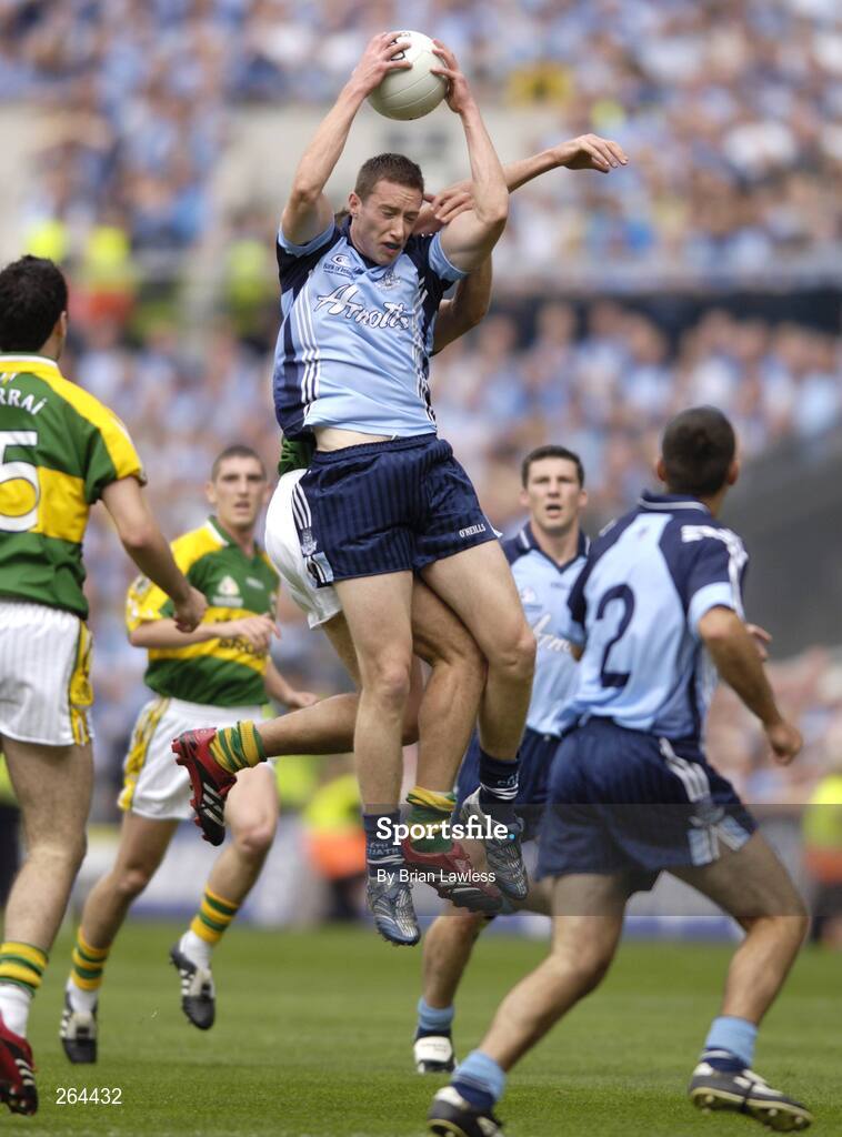 26 August 2007; Barry Cahill, Dublin, fields a high ball from Eoin Brosnan, Kerry. Bank of Ireland All-Ireland Senior Football Championship Semi Final, Dublin v Kerry, Croke Park, Dublin. Picture credit: Brian Lawless / SPORTSFILE