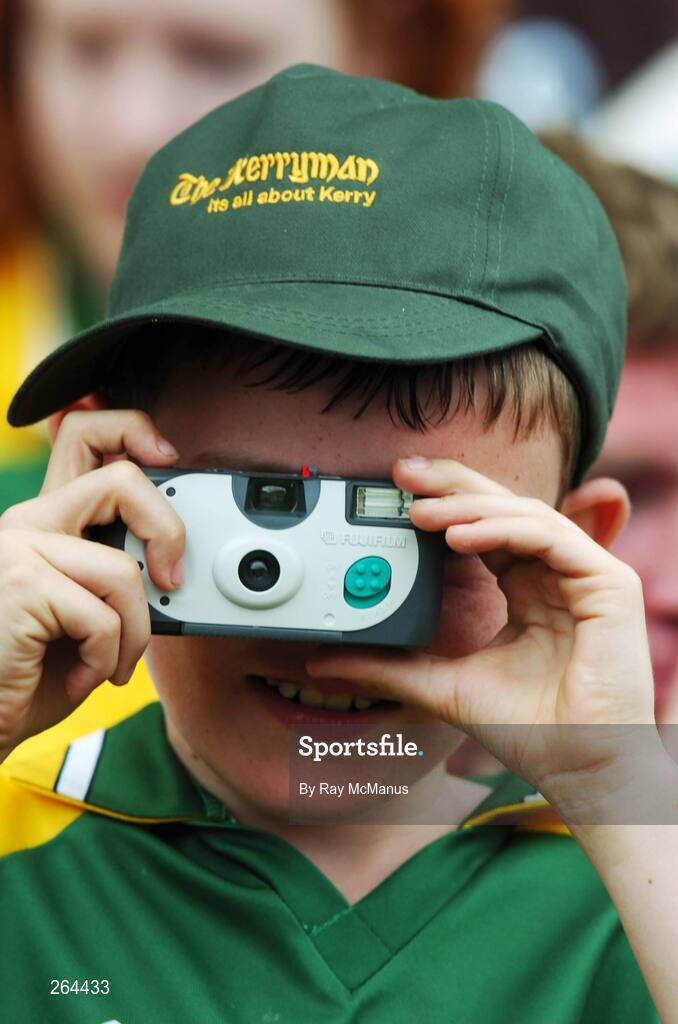 26 August 2007; A young Kerry fan records the pre match parade. Bank of Ireland All-Ireland Senior Football Championship Semi Final, Dublin v Kerry, Croke Park, Dublin. Picture credit: Ray McManus / SPORTSFILE