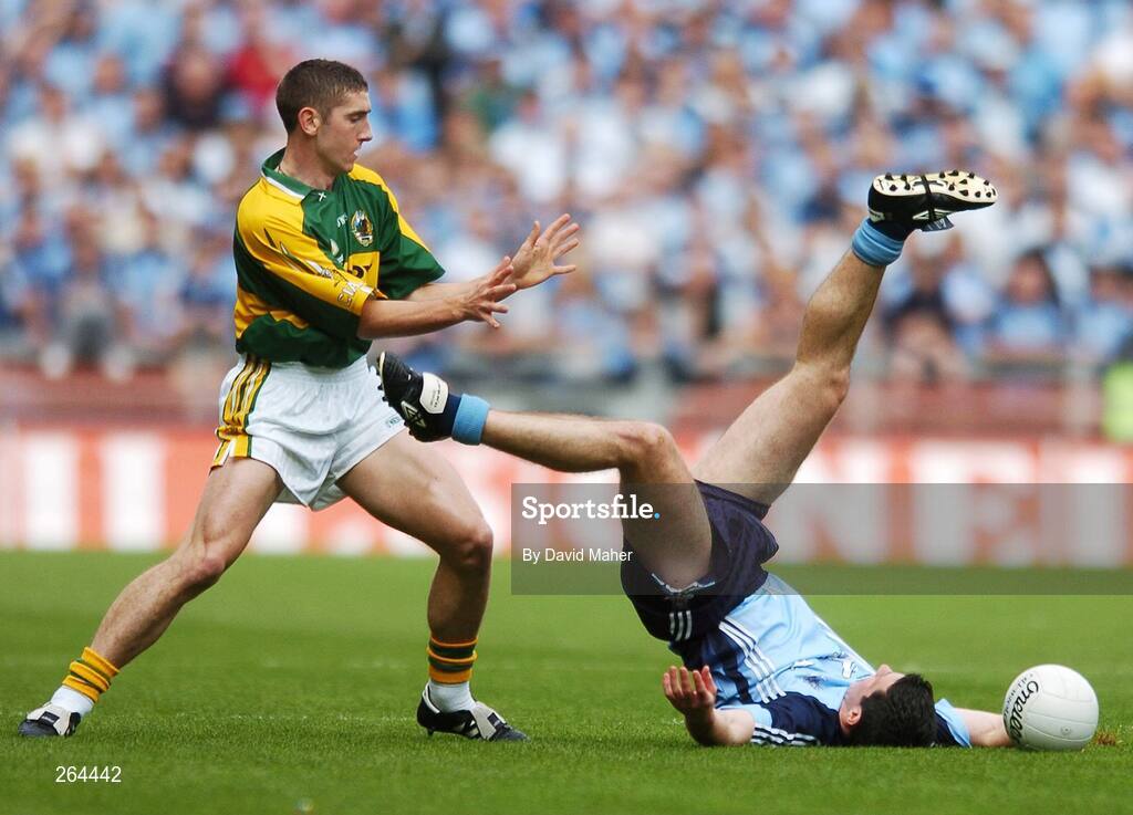 26 August 2007; Killian Young, Kerry, in action against Colin Moran, Dublin. Bank of Ireland All-Ireland Senior Football Championship Semi Final, Dublin v Kerry, Croke Park, Dublin. Picture credit: David Maher / SPORTSFILE