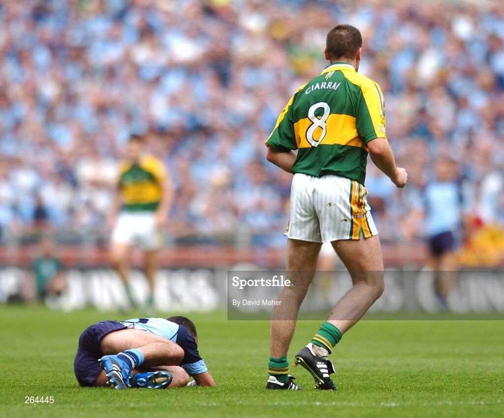 26 August 2007; Paul Casey, Dublin, lies on the ground after an incident with Darragh O Se, Kerry. Bank of Ireland All-Ireland Senior Football Championship Semi Final, Dublin v Kerry, Croke Park, Dublin. Picture credit: David Maher / SPORTSFILE *** Local Caption ***