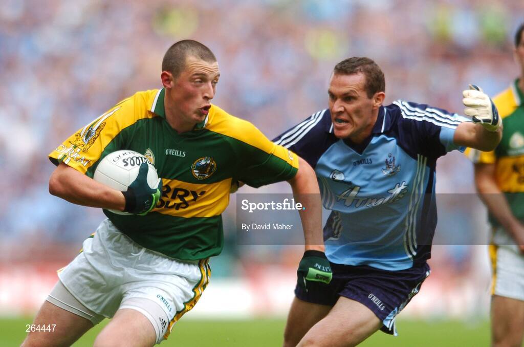 26 August 2007; Kieran Donaghy, Kerry, in action against Ciaran Whelan, Dublin. Bank of Ireland All-Ireland Senior Football Championship Semi Final, Dublin v Kerry, Croke Park, Dublin. Picture credit: David Maher / SPORTSFILE