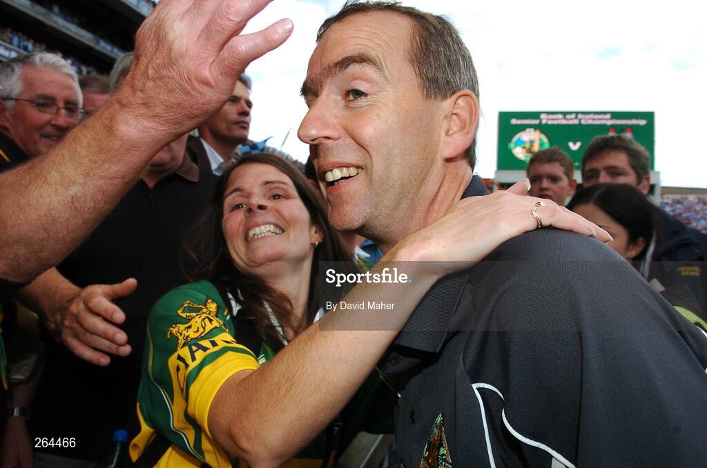 26 August 2007; Kerry manager Pat O'Shea celebrates with his wife Deborah at the end of the game. Bank of Ireland All-Ireland Senior Football Championship Semi Final, Dublin v Kerry, Croke Park, Dublin. Picture credit: David Maher / SPORTSFILE
