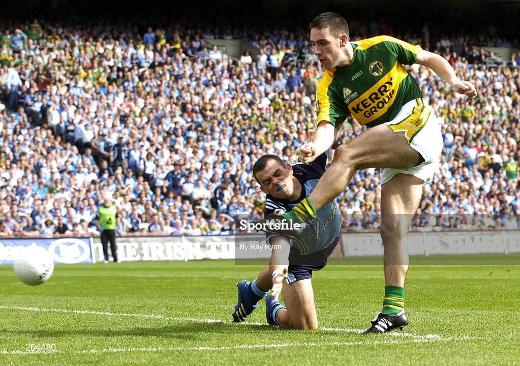 26 August 2007; The Kerry captain Declan O'Sullivan shoots past Dublin's Paul Casey to score the game's first goal. Bank of Ireland All-Ireland Senior Football Championship Semi Final, Dublin v Kerry, Croke Park, Dublin. Picture credit: Ray Ryan / SPORTSFILE