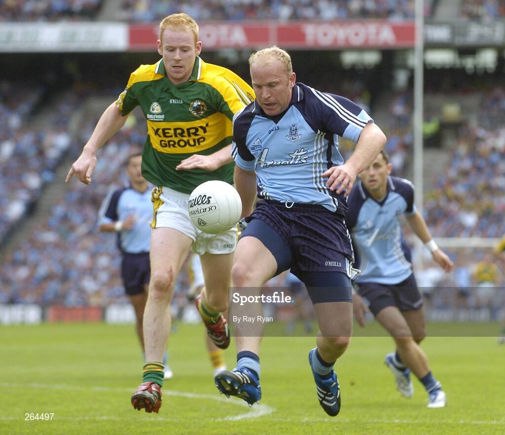 26 August 2007; Shane Ryan, Dublin, in action against Seamus Scanlon, Kerry.  Bank of Ireland All-Ireland Senior Football Championship Semi Final, Dublin v Kerry, Croke Park, Dublin. Picture credit: Ray Ryan / SPORTSFILE