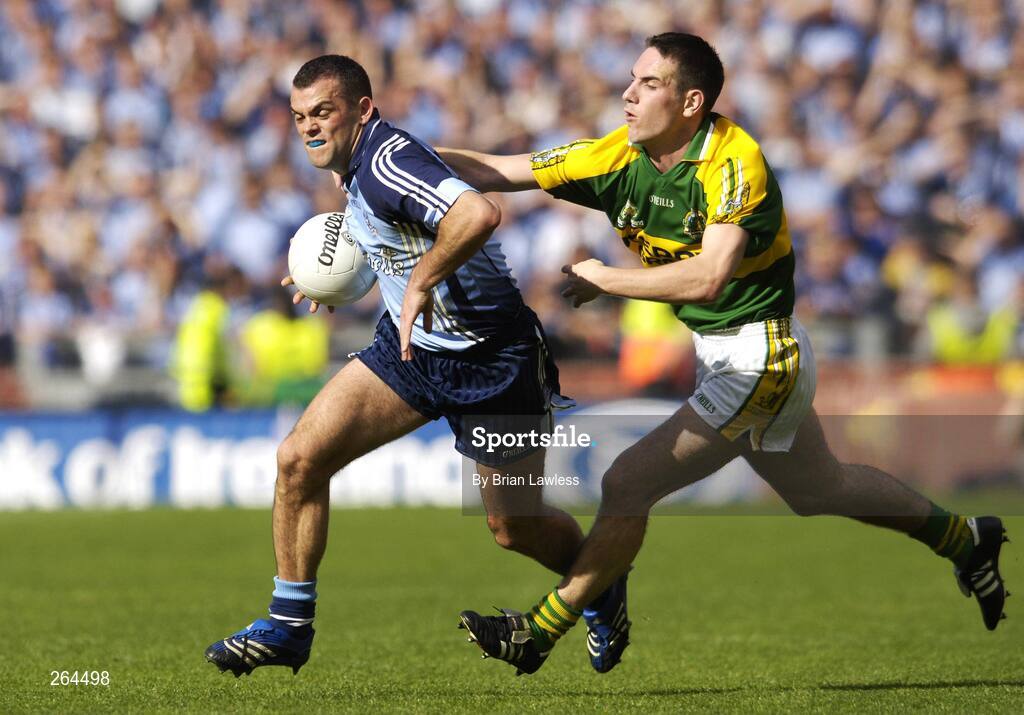 26 August 2007; Paul Casey, Dublin, in action against Declan O'Sullivan, Kerry. Bank of Ireland All-Ireland Senior Football Championship Semi Final, Dublin v Kerry, Croke Park, Dublin. Picture credit: Brian Lawless / SPORTSFILE