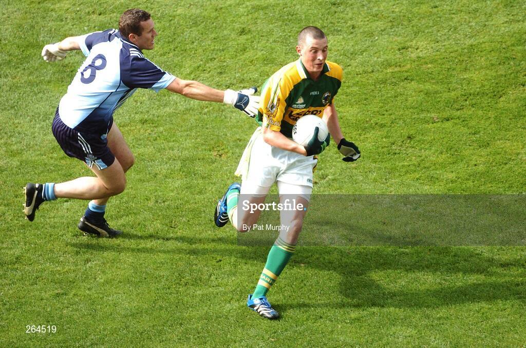 26 August 2007; Kieran Donaghy, Kerry, in action against Ciaran Whelan, Dublin. Bank of Ireland All-Ireland Senior Football Championship Semi-Final, Dublin v Kerry, Croke Park, Dublin. Picture credit: Pat Murphy / SPORTSFILE