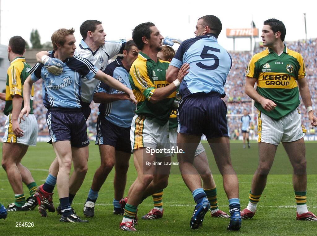 26 August 2007; Dublin and Kerry players tussle during the match. Bank of Ireland All-Ireland Senior Football Championship Semi Final, Dublin v Kerry, Croke Park, Dublin. Picture credit: Brian Lawless / SPORTSFILE