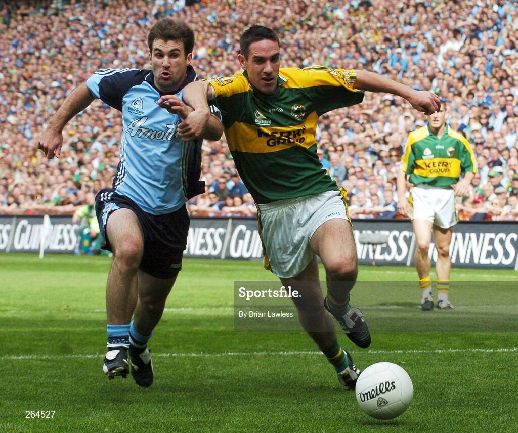 26 August 2007; Declan O'Sullivan, Kerry, in action against Bryan Cullen, Dublin. Bank of Ireland All-Ireland All-Ireland Senior Football Championship Semi Final, Dublin v Kerry, Croke Park, Dublin. Picture credit: Brian Lawless / SPORTSFILE