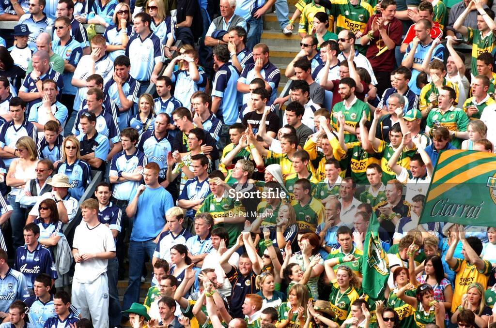 26 August 2007; Kerry supporters celebrate while the Dublin supporters look on during the final minute of the game. Bank of Ireland All-Ireland Senior Football Championship Semi-Final, Dublin v Kerry, Croke Park, Dublin. Picture credit: Pat Murphy / SPORTSFILE