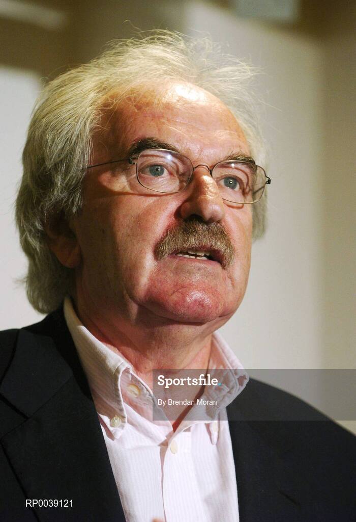 30 August 2007; Des Lynam interviews Sir Alex Ferguson on the ‘Friday Football Show’ on Setanta Sports 1 on Friday August 31st at 6.30pm. In the interview Sir Alex discusses the upcoming match with Sunderland that will be broadcast exclusively live on Setanta Sports 1 on Saturday September 1st at 5.15pm. Sir Alex also talks about the tricky start to the new season, his relationship with Roy Keane, changes in football since he became a manager and his remaining ambition to win the European Cup.  Picture credit: Brendan Moran / SPORTSFILE