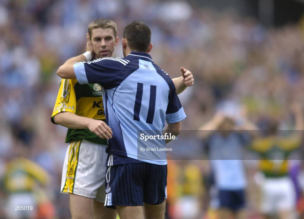 26 August 2007; Kerry's Marc O Se consoles Dublin's Alan Brogan at the final whistle. Bank of Ireland Senior Football Championship Semi Final, Dublin v Kerry, Croke Park, Dublin. Picture credit: Brian Lawless / SPORTSFILE