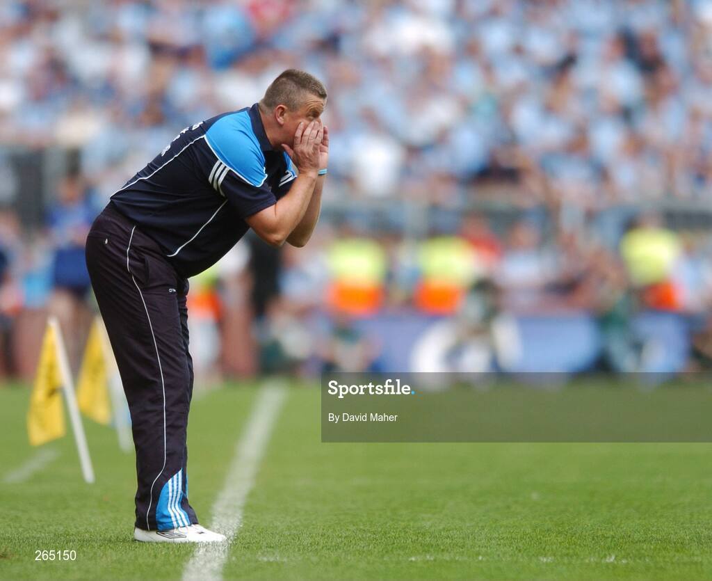 26 August 2007; Paul Caffrey, Dublin manager, issues instructions to his players. Bank of Ireland Senior Football Championship Semi Final, Dublin v Kerry, Croke Park, Dublin. Picture credit: David Maher / SPORTSFILE