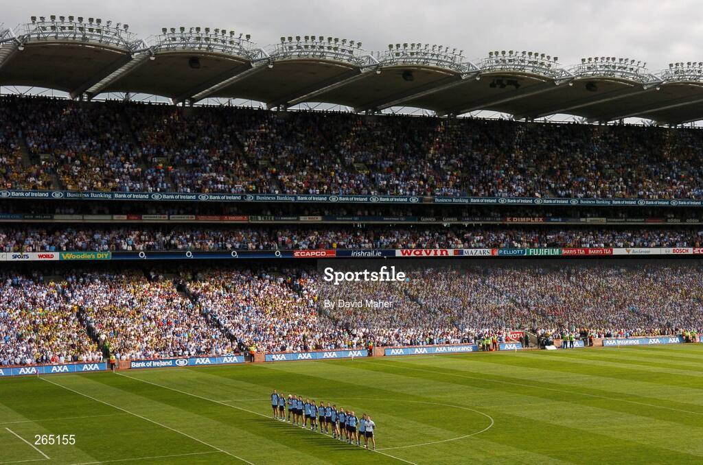 26 August 2007; The Dublin team stand together during the playing of the national anthem. Bank of Ireland Senior Football Championship Semi Final, Dublin v Kerry, Croke Park, Dublin. Picture credit: David Maher / SPORTSFILE