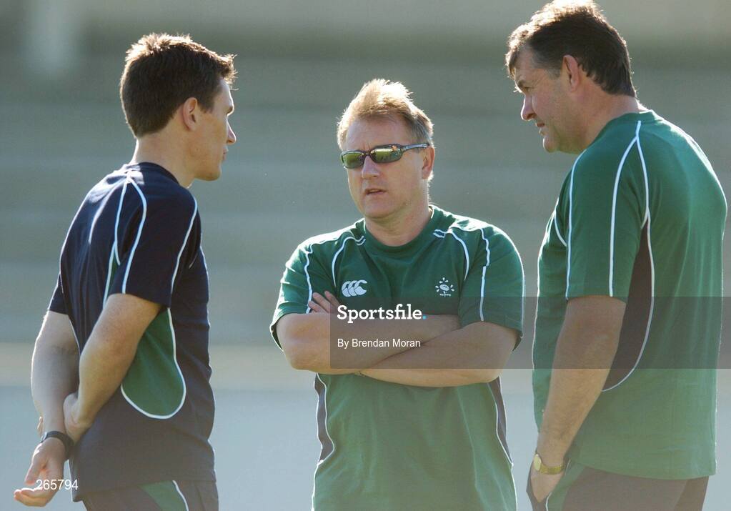 6 September 2007; Ireland doctor Dr. Gary O'Driscoll, left, in conversation with head coach Eddie O'Sullivan and assistant coach Niall O'Donovan during squad training. 2007 Rugby World Cup, Pool D, Irish Squad Training, Stade Bordelais, Bordeaux, France. Picture credit: Brendan Moran / SPORTSFILE