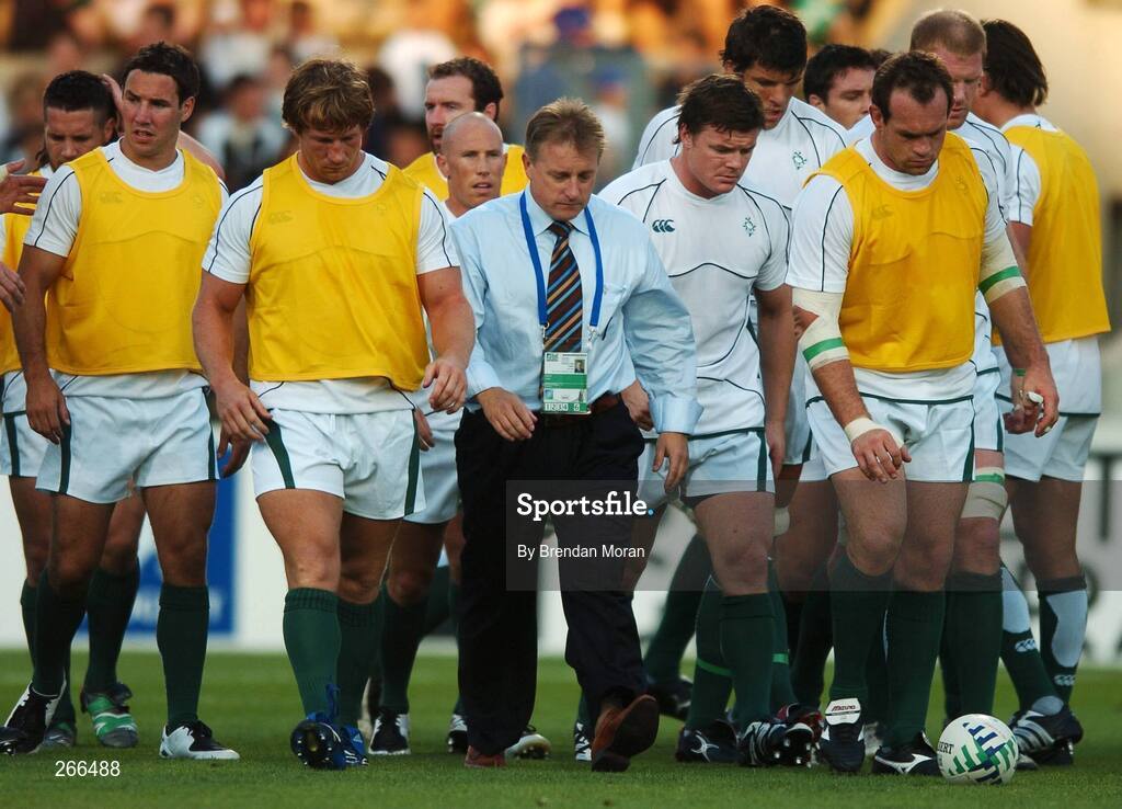 9 September 2007; Eddie O'Sullivan, Ireland head coach, with the players after the warm-up session before the game. 2007 Rugby World Cup, Pool D, Ireland v Namibia, Stade Chaban Delmas, Bordeaux, France. Picture credit; Brendan Moran / SPORTSFILE