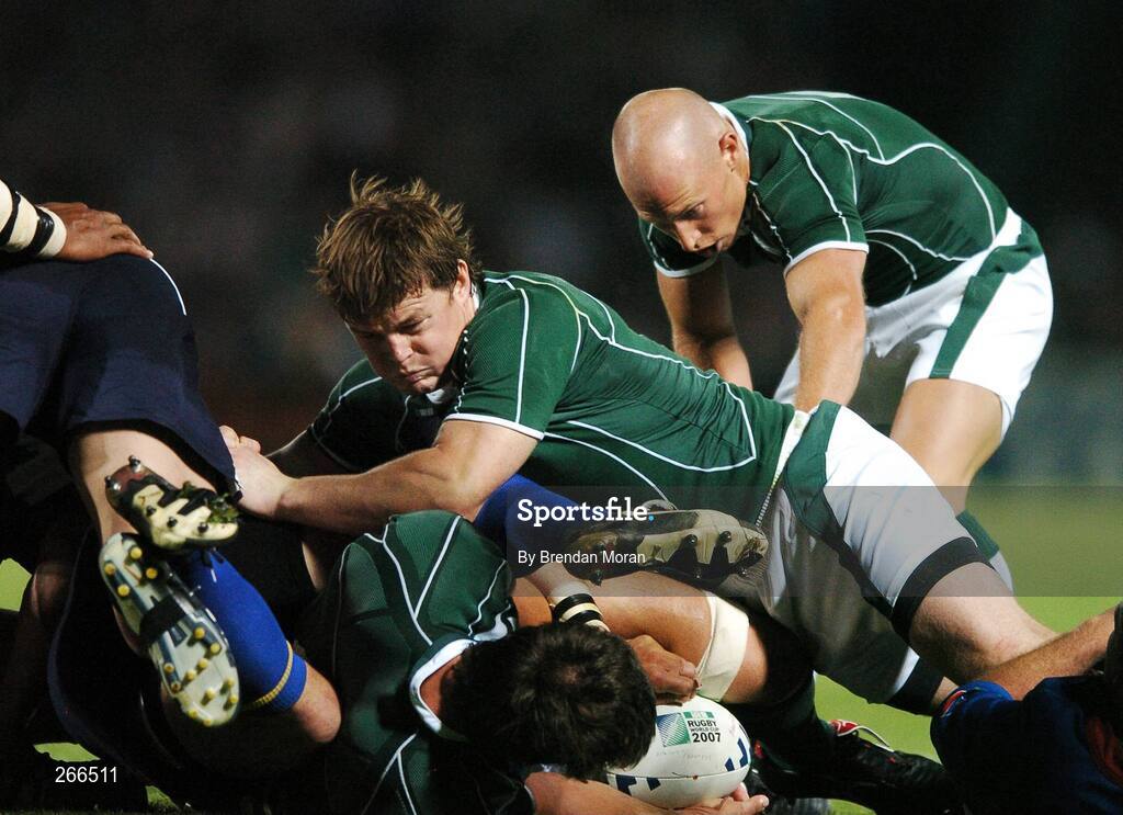 9 September 2007; Brian O'Driscoll, Ireland, helps team-mate Peter Stringer clean out a ruck. 2007 Rugby World Cup, Pool D, Ireland v Namibia, Stade Chaban Delmas, Bordeaux, France. Picture credit; Brendan Moran / SPORTSFILE