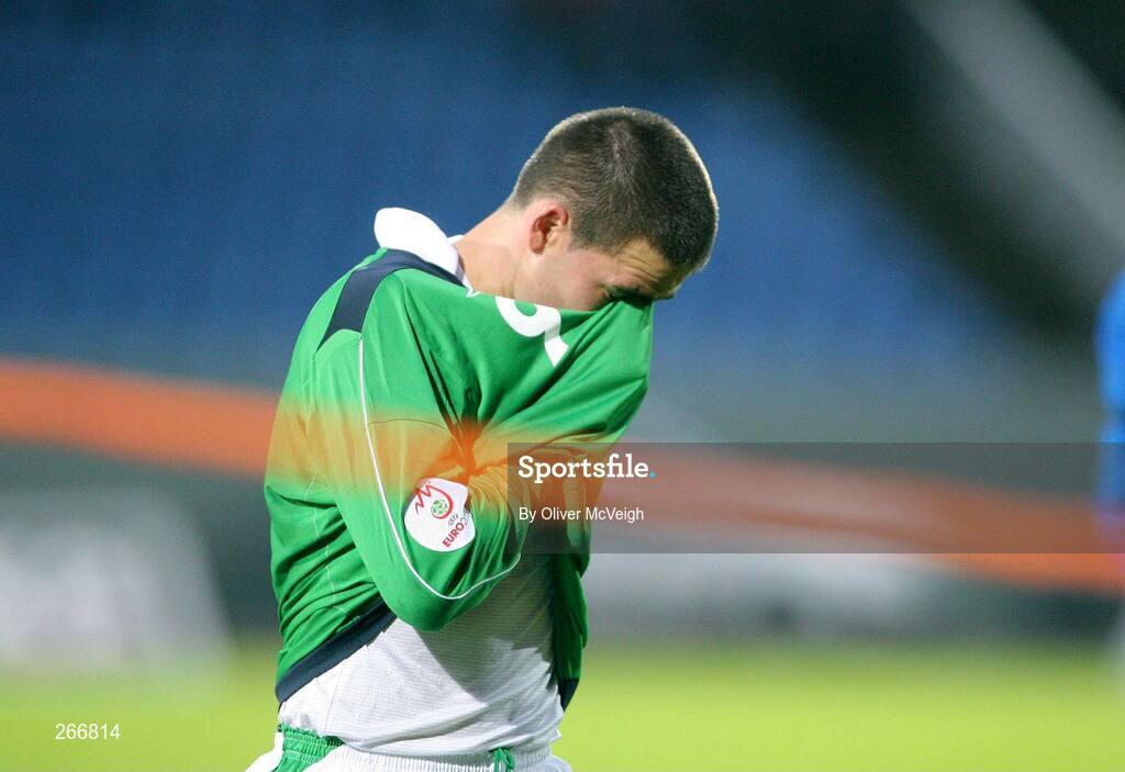 12 September 2007; A disappointed David Healy, Northern Ireland, after the game. 2008 European Championship Qualifier, Iceland v Northern Ireland, Laugardalsvollur Stadium, Reykjavik, Iceland. Picture credit; Oliver McVeigh / SPORTSFILE