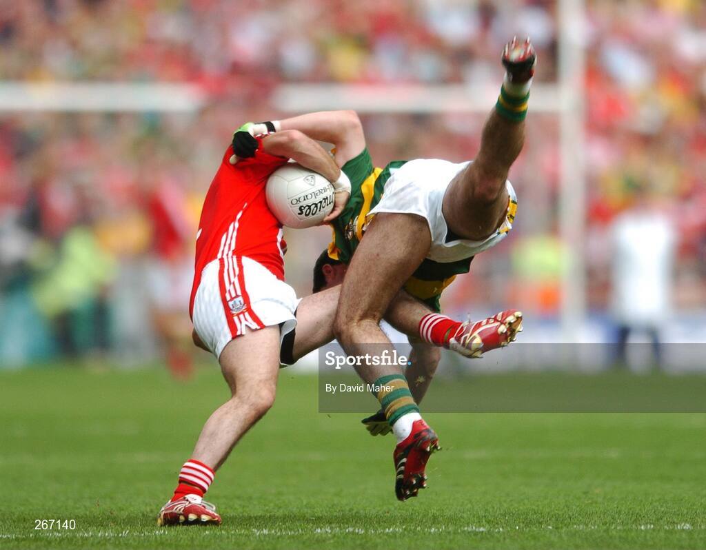 16 September 2007; Kieran O'Connor, Cork, in action against Bryan Sheehan, Kerry. Bank of Ireland All-Ireland Senior Football Championship Final, Kerry v Cork, Croke Park, Dublin. Picture credit; David Maher / SPORTSFILE