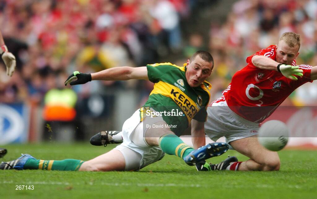 16 September 2007; Kieran Donaghy, Kerry, in action against Michael Shields, Cork. Bank of Ireland All-Ireland Senior Football Championship Final, Kerry v Cork, Croke Park, Dublin. Picture credit; David Maher / SPORTSFILE