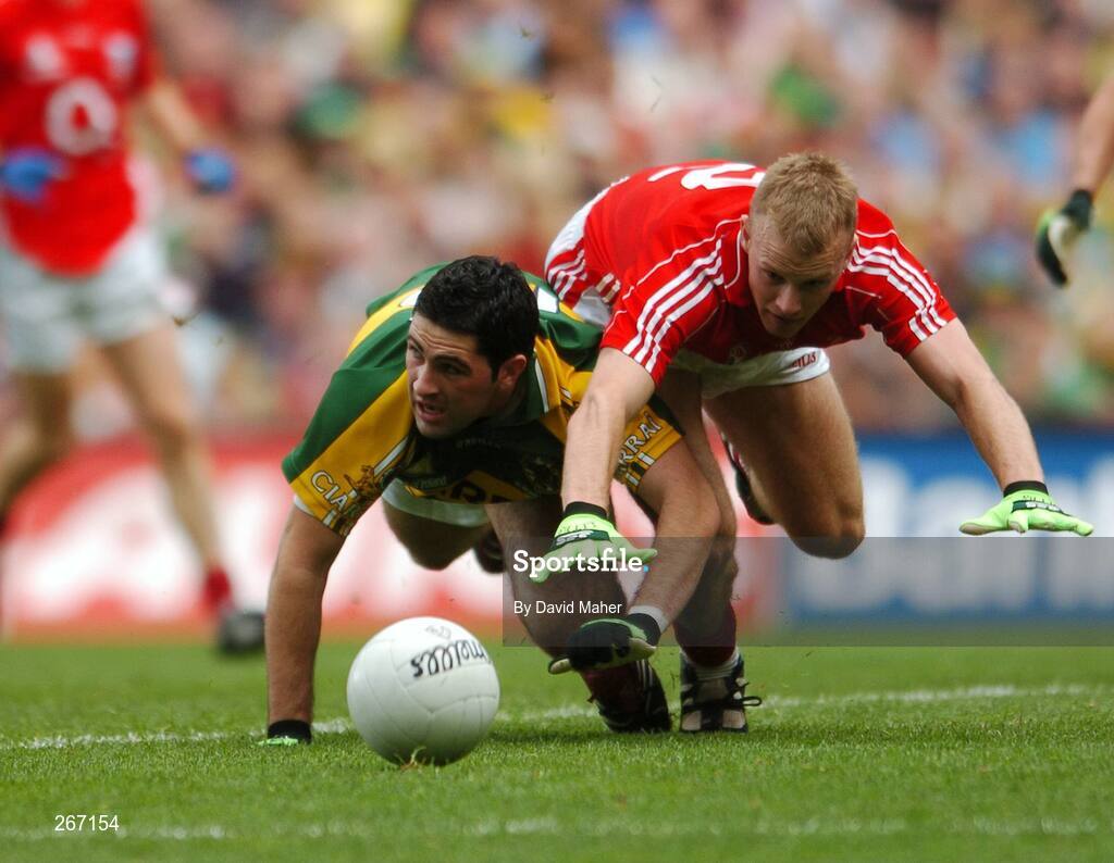16 September 2007; Bryan Sheehan, Kerry, in action against  Michael Shields, Cork. Bank of Ireland All-Ireland Senior Football Championship Final, Kerry v Cork, Croke Park, Dublin. Picture credit; David Maher / SPORTSFILE