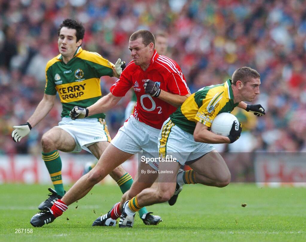 16 September 2007; Killian Young and Tom O'Sullivan, left, Kerry, in action against Pearse O'Neill, Cork. Bank of Ireland All-Ireland Senior Football Championship Final, Kerry v Cork, Croke Park, Dublin. Picture credit; Brian Lawless / SPORTSFILE