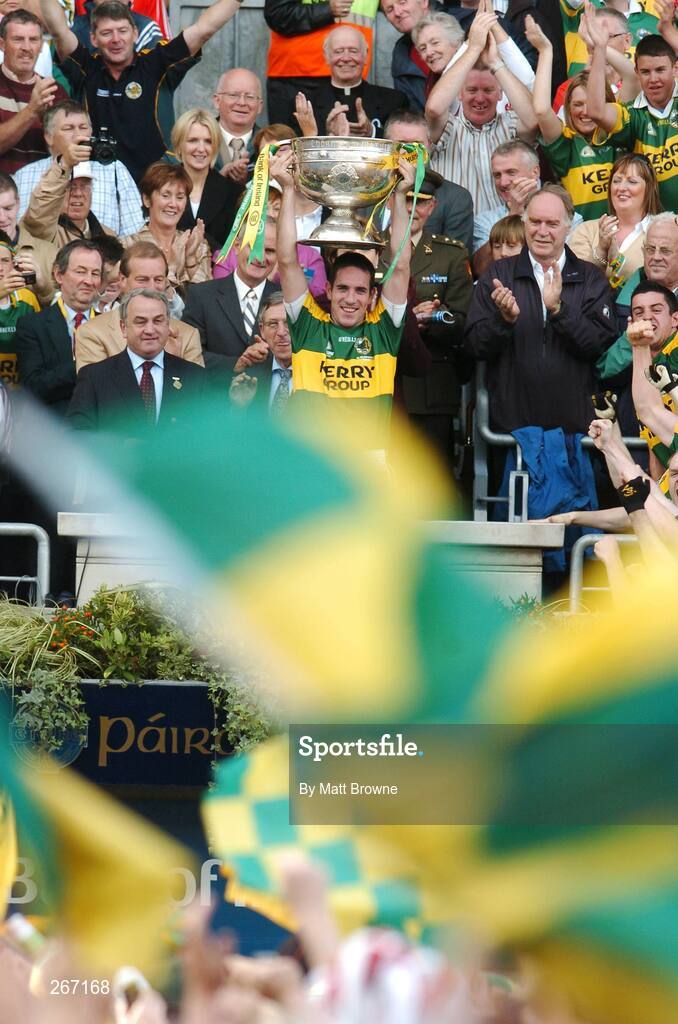 16 September 2007; Kerry's Declan O'Sullivan lifts the Sam Maguire Cup. Bank of Ireland All-Ireland Senior Football Championship Final, Kerry v Cork, Croke Park, Dublin. Picture credit; Matt Browne / SPORTSFILE