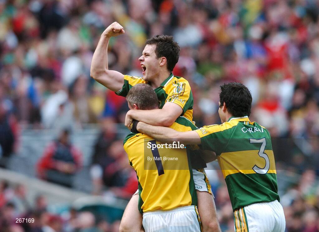 16 September 2007; Padraig Reidy, Kerry, celebrates with team-mates Diarmuid Murphy, 1, and Tom O'Sullivan after the final whistle. Bank of Ireland All-Ireland Senior Football Championship Final, Kerry v Cork, Croke Park, Dublin. Picture credit; Matt Browne / SPORTSFILE
