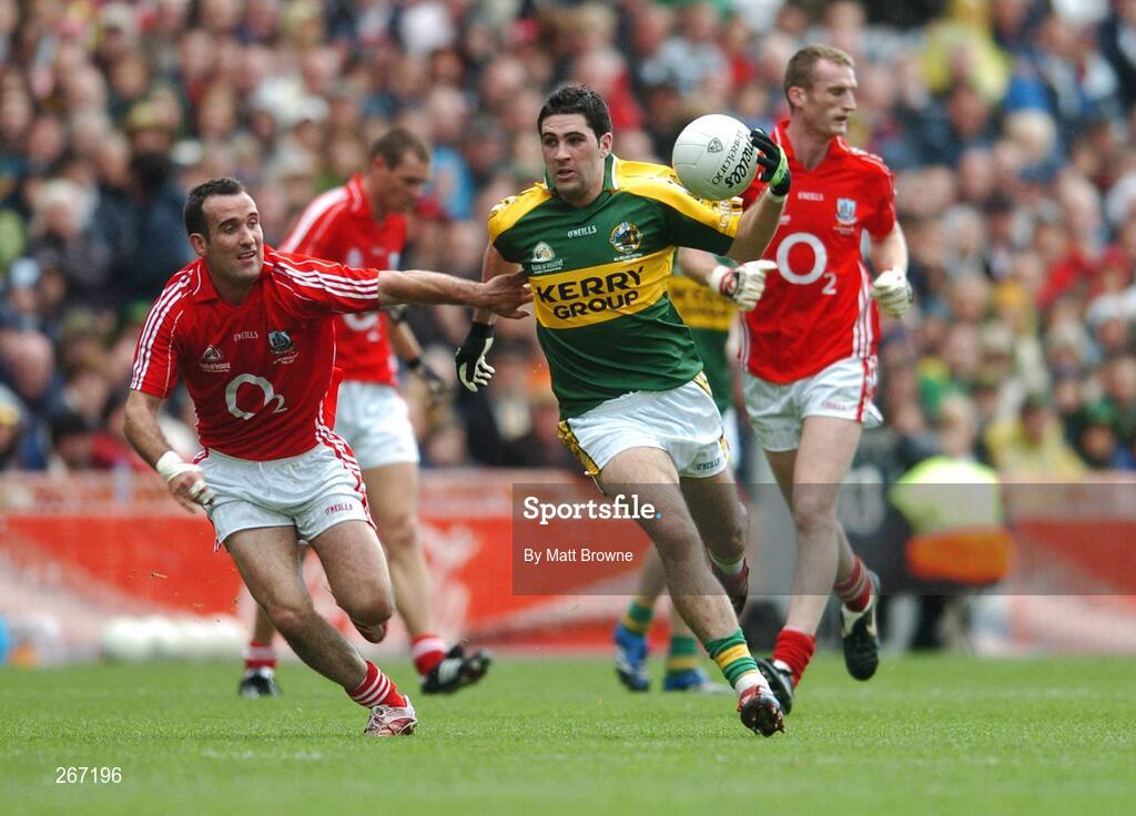 16 September 2007; Bryan Sheehan, Kerry, is tackled by Kieran O'Connor, Cork. Bank of Ireland All-Ireland Senior Football Championship Final, Kerry v Cork, Croke Park, Dublin. Picture credit; Matt Browne / SPORTSFILE