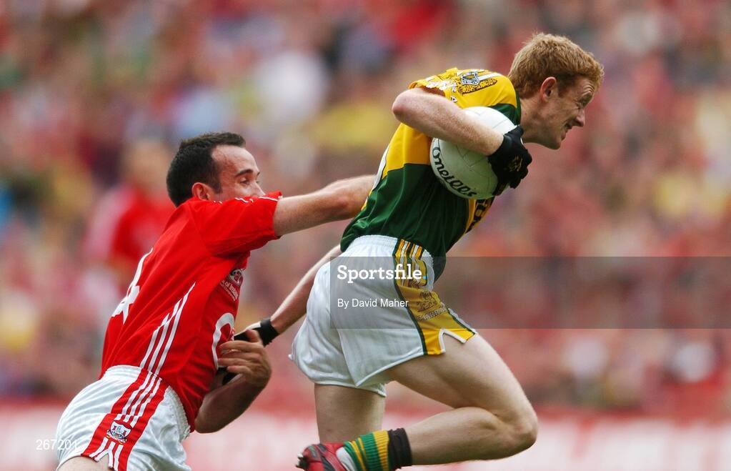 16 September 2007; Colm Cooper, Kerry, in action against Kieran O'Connor, Cork. Bank of Ireland All-Ireland Senior Football Championship Final, Kerry v Cork, Croke Park, Dublin. Picture credit; David Maher / SPORTSFILE