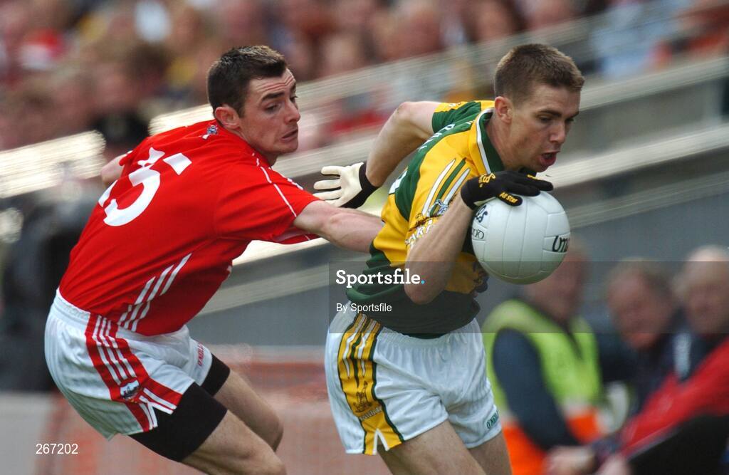 16 September 2007; Marc O Se, Kerry, in action against Donncha O'Connor, Cork. Bank of Ireland All-Ireland Senior Football Championship Final, Kerry v Cork, Croke Park, Dublin. Picture credit; Paul Mohan / SPORTSFILE