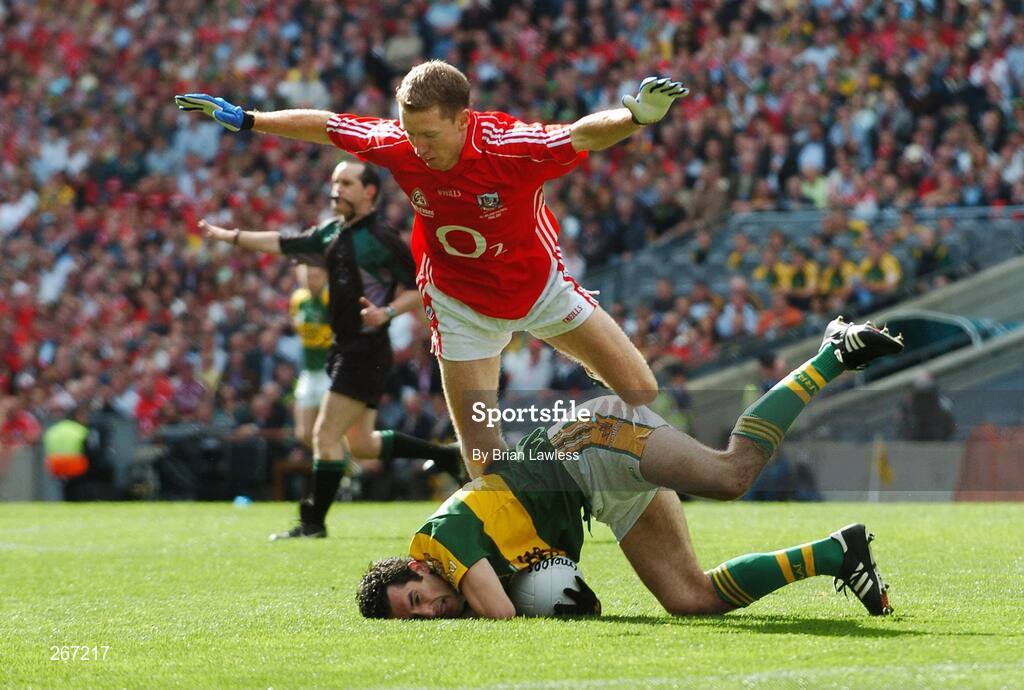 16 September 2007; Tom O'Sullivan, Kerry, in action against Conor McCarthy, Cork. Bank of Ireland All-Ireland Senior Football Championship Final, Kerry v Cork, Croke Park, Dublin. Picture credit; Brian Lawless / SPORTSFILE
