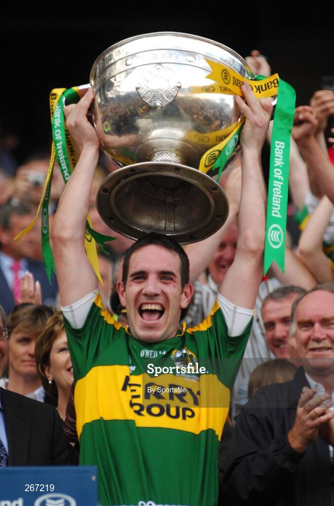 16 September 2007; Kerry captain Declan O'Sullivan lifts the Sam Maguire cup. Bank of Ireland All-Ireland Senior Football Championship Final, Kerry v Cork, Croke Park, Dublin. Picture credit; SPORTSFILE