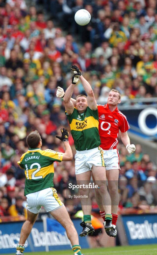 16 September 2007; Darragh O'Se, Kerry, in action against Nicholas Murphy, Cork. Bank of Ireland All-Ireland Senior Football Championship Final, Kerry v Cork, Croke Park, Dublin. Picture credit; Paul Mohan / SPORTSFILE
