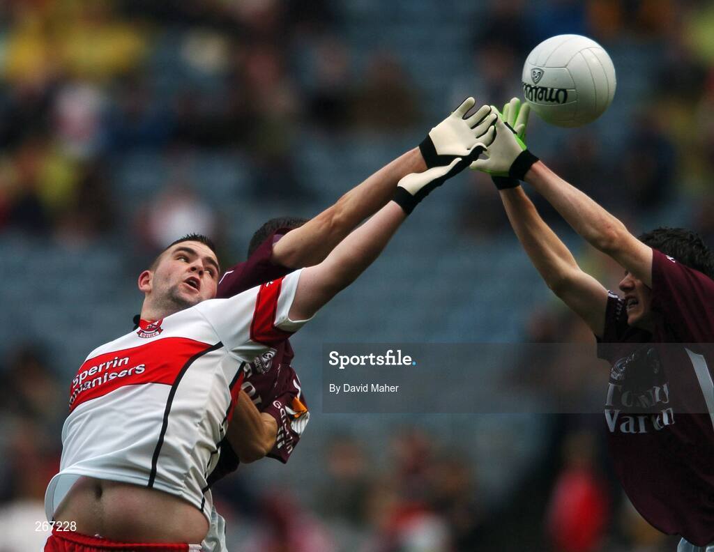 16 September 2007; Gavin McGeehan, Derry, in action against Colin Forde, Galway. ESB All-Ireland Minior Football Championship Final, Galway v Derry, Croke Park, Dublin. Picture credit; David Maher / SPORTSFILE