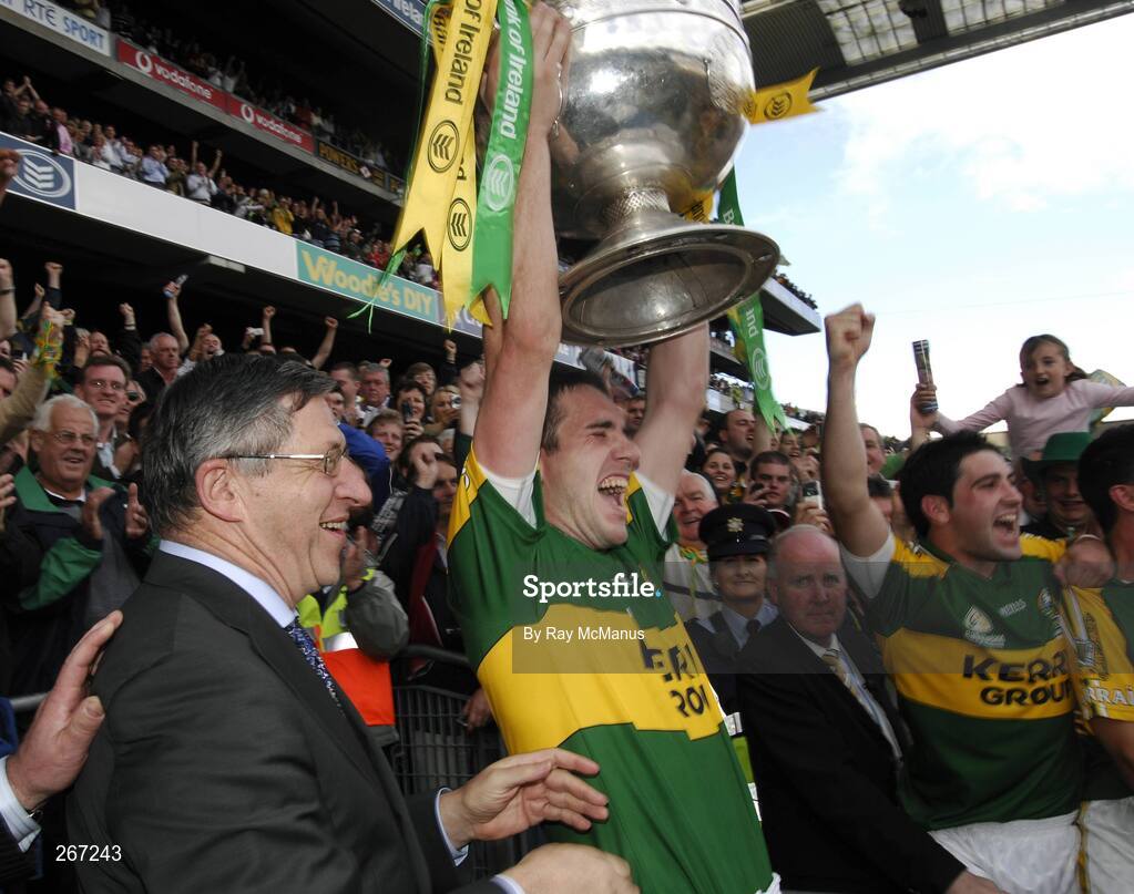 16 September 2007; The Ard Stiuirthoir of the GAA Liam Mulvihill presents the Sam Maguire to Kerry captain Declan O'Sullivan. Bank of Ireland All-Ireland Senior Football Championship Final, Kerry v Cork, Croke Park, Dublin. Picture credit; Ray McManus / SPORTSFILE