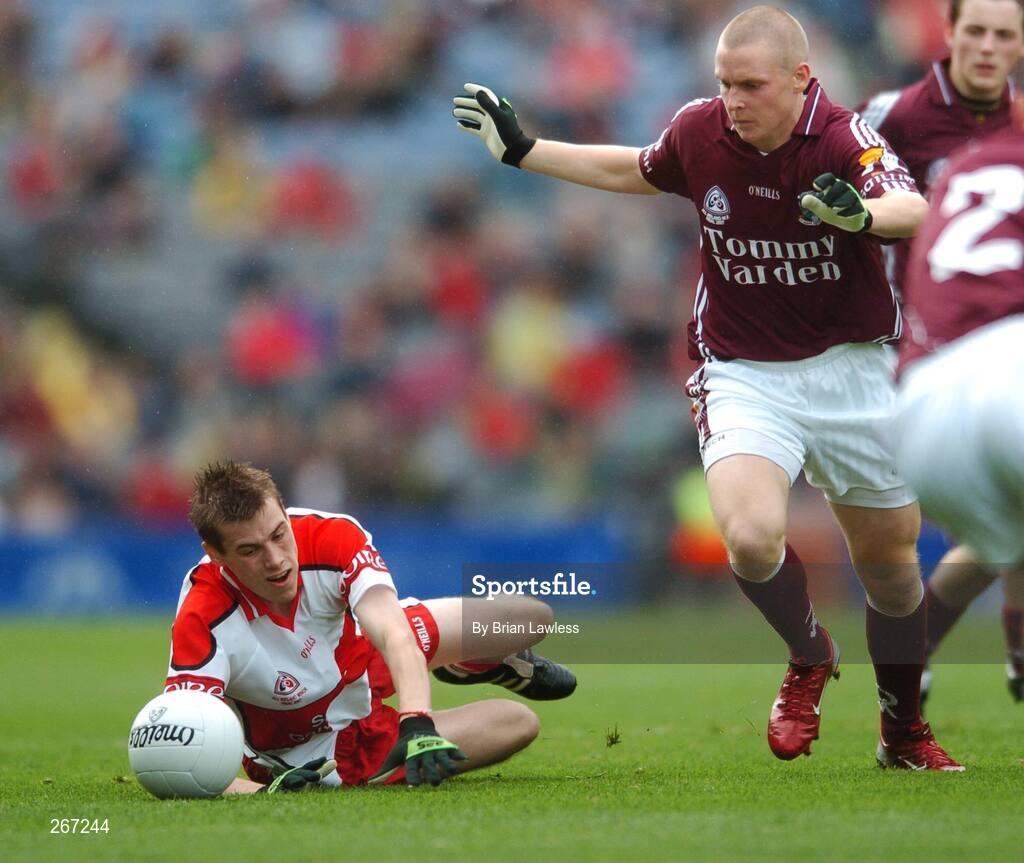 16 September 2007; Stephen Cleary, Derry, in action against Damien O'Reilly, Galway. ESB All-Ireland Minior Football Championship Final, Galway v Derry, Croke Park, Dublin. Picture credit; Brian Lawless / SPORTSFILE