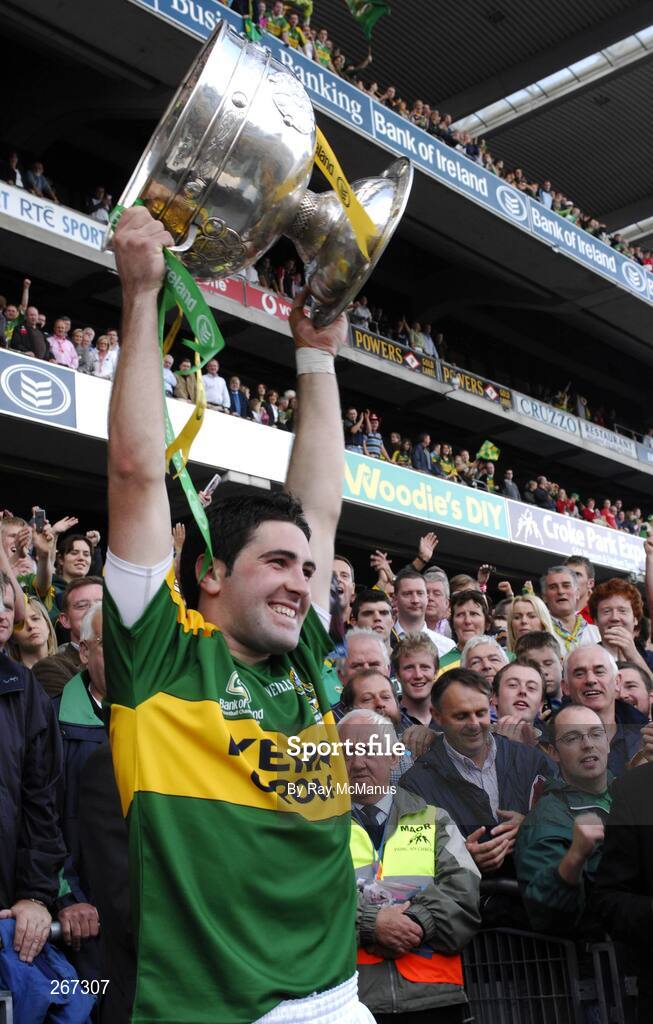 16 September 2007; Kerry corner forward Bryan Sheehan lifts the Sam Maguire Cup. Bank of Ireland All-Ireland Senior Football Championship Final, Kerry v Cork, Croke Park, Dublin. Picture credit; Ray McManus / SPORTSFILE