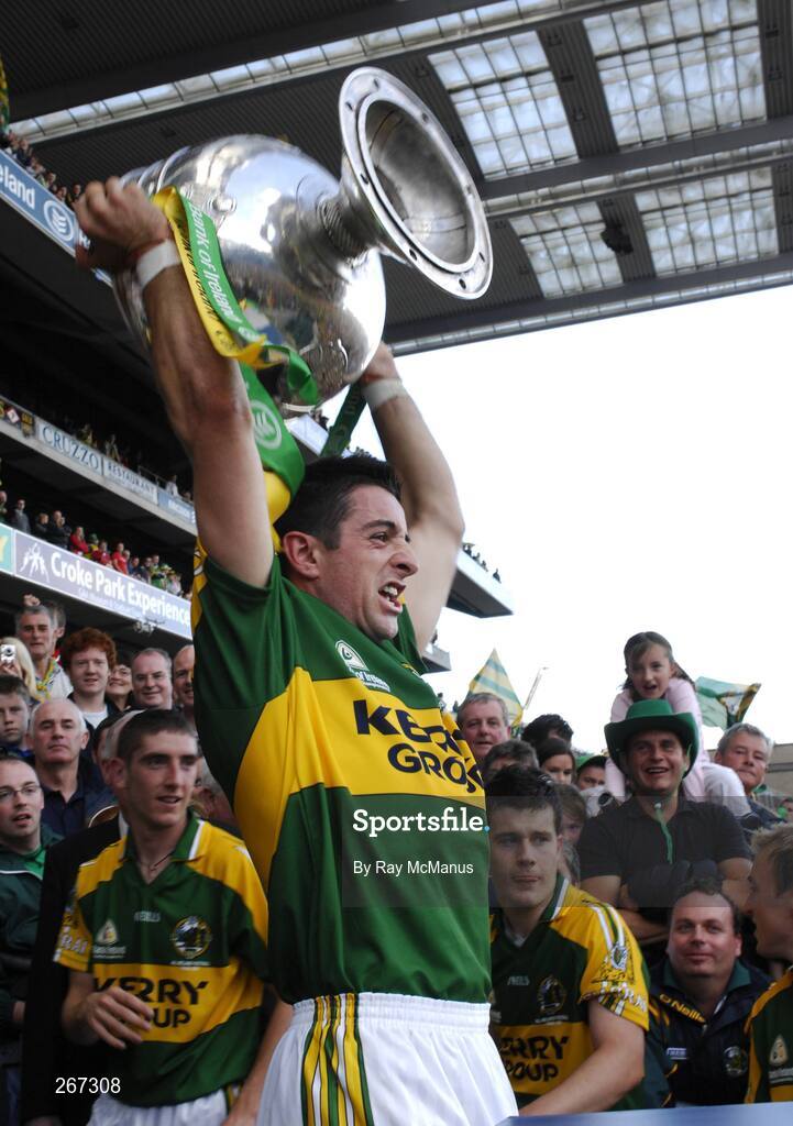 16 September 2007; Kerry's half-back Aidan O'Mahony lifts the Sam Maguire Cup. Bank of Ireland All-Ireland Senior Football Championship Final, Kerry v Cork, Croke Park, Dublin. Picture credit; Ray McManus / SPORTSFILE