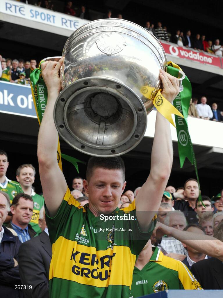 16 September 2007; Kerry substitute Kieran O'Leary lifts the Sam Maguire Cup. Bank of Ireland All-Ireland Senior Football Championship Final, Kerry v Cork, Croke Park, Dublin. Picture credit; Ray McManus / SPORTSFILE