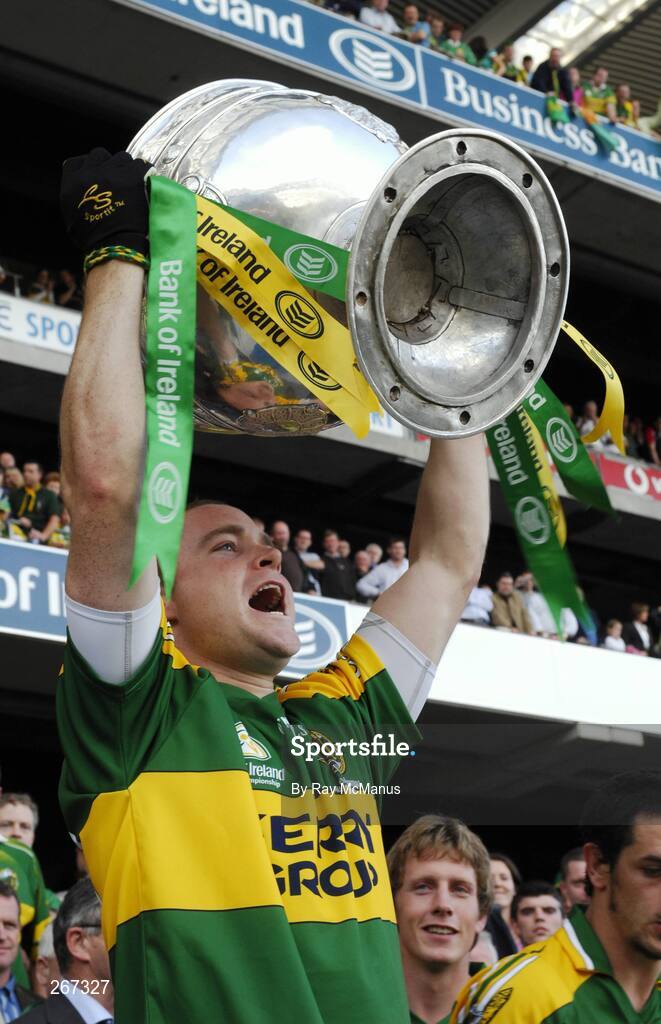 16 September 2007; Kerry substitute Declan Quill lifts the Sam Maguire Cup. Bank of Ireland All-Ireland Senior Football Championship Final, Kerry v Cork, Croke Park, Dublin. Picture credit; Ray McManus / SPORTSFILE