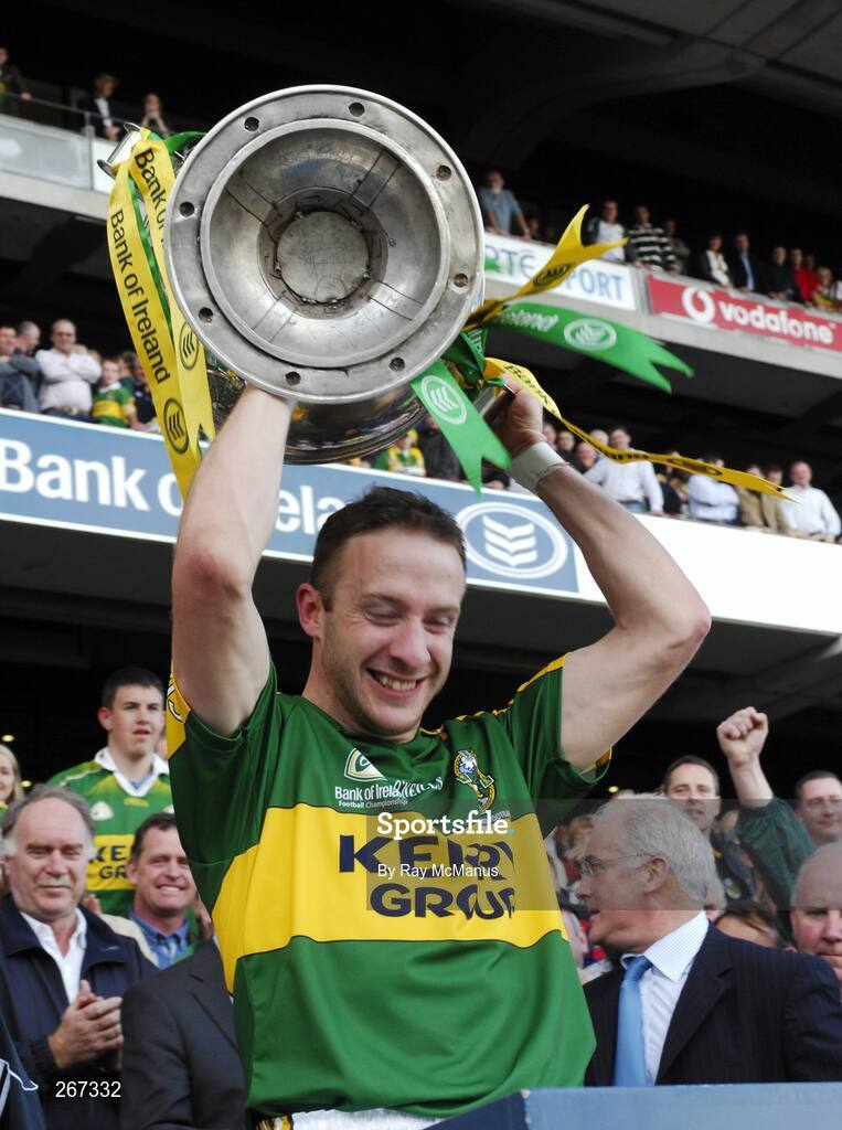 16 September 2007; Kerry substitute Tommy Griffin lifts the Sam Maguire Cup. Bank of Ireland All-Ireland Senior Football Championship Final, Kerry v Cork, Croke Park, Dublin. Picture credit; Ray McManus / SPORTSFILE