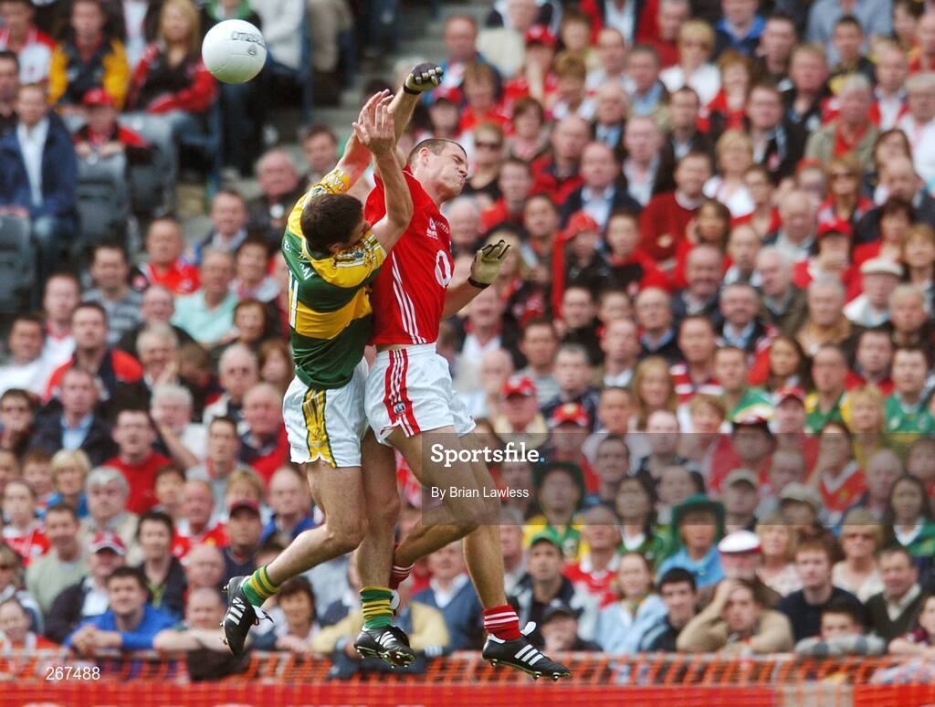 16 September 2007; Declan O'Sullivan, Kerry, in action against Pearse O'Neill, Cork. Bank of Ireland All-Ireland Senior Football Championship Final, Kerry v Cork, Croke Park, Dublin. Picture credit; Brian Lawless / SPORTSFILE
