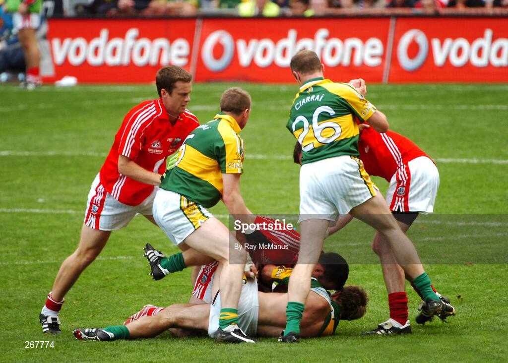 16 September 2007; Kerry's Tomas O'Se, second from left, Darren O'Sullivan and Tommy Griffin, 26, tussel with Cork's Daniel Goulding, left, Kieran O'Connor and Donncha O'Connor, right, during the match. Bank of Ireland All-Ireland Senior Football Championship Final, Kerry v Cork, Croke Park, Dublin. Picture credit; Ray McManus / SPORTSFILE
